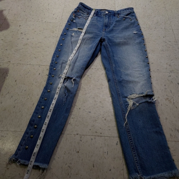 Abercrombie | Distressed Blue Jeans with Studded Detail High Rise Girlfriend - Picture 9 of 10